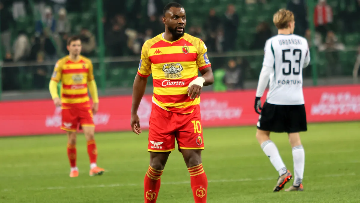 Znany klub walczy o Pululu. “Ostre negocjacje”