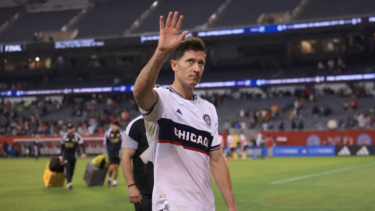 Dla Lewandowskiego trenerzy są jak zderzaki, które się wymienia